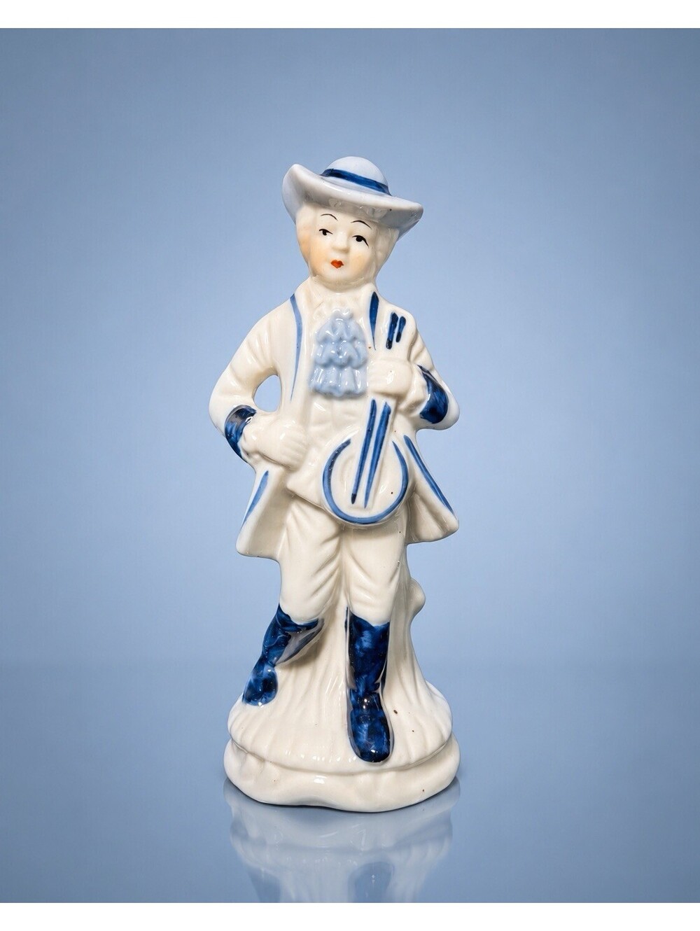 Vintage 1960s Colonial Gentleman With Lute Figurine Porcelain Blue White, 3x7.5